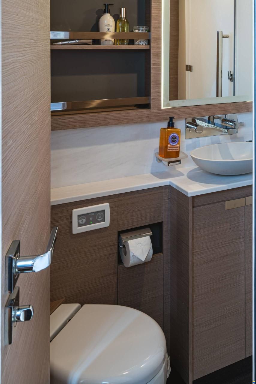 Fountaine-Pajot Power 67