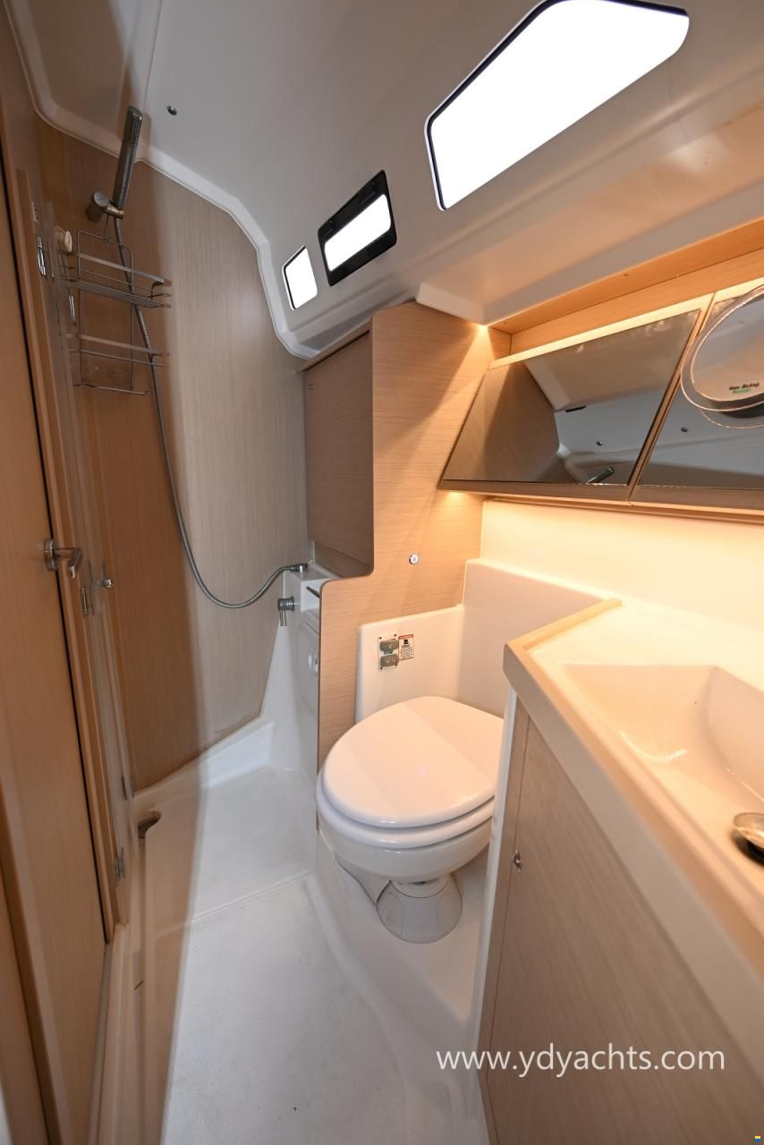 Beneteau Oceanis 40.1 Owner's Version