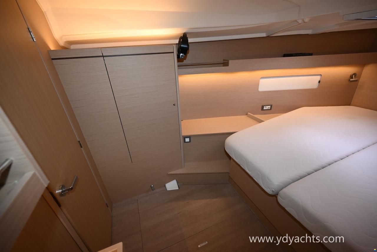 Beneteau Oceanis 40.1 Owner's Version