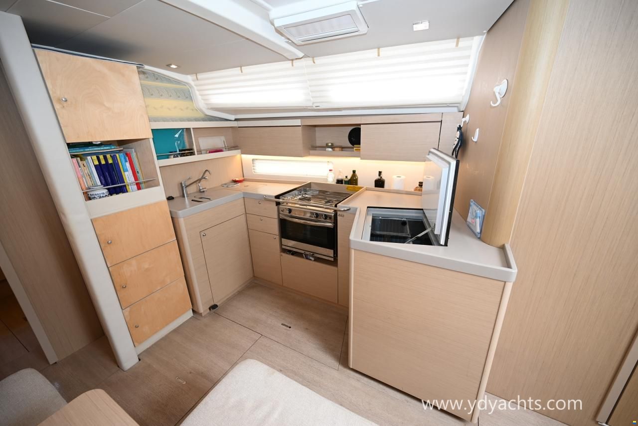 Beneteau Oceanis 40.1 Owner's Version