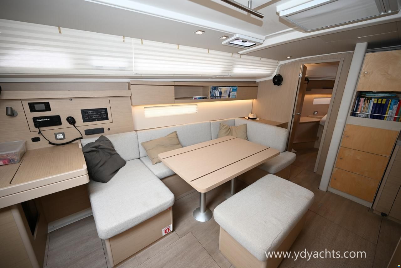 Beneteau Oceanis 40.1 Owner's Version