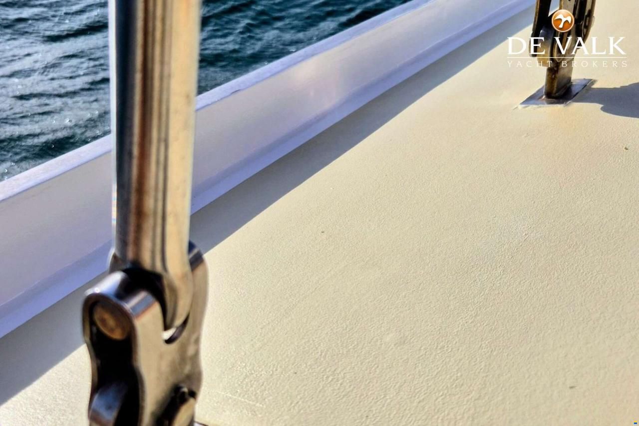 Brown Bluewater 49