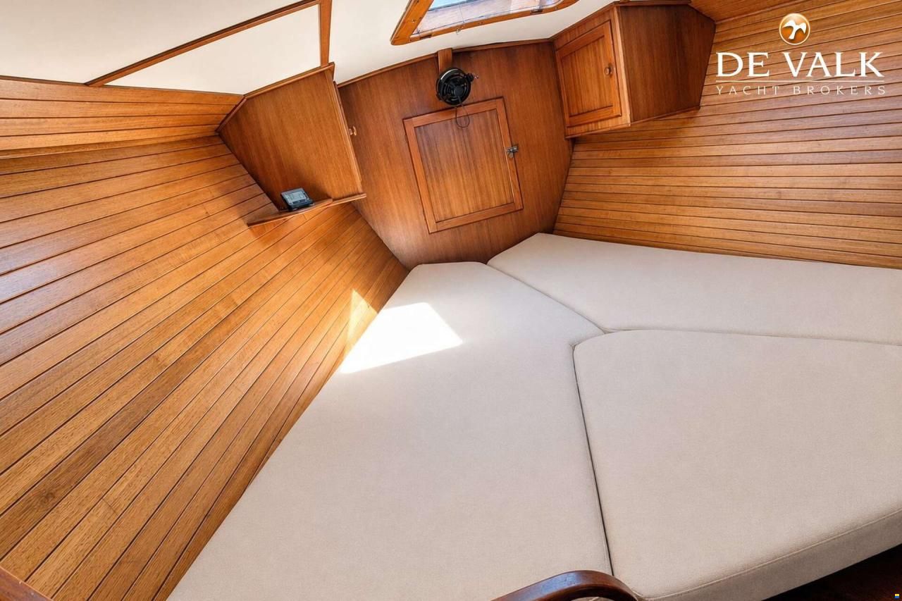Brown Bluewater 49