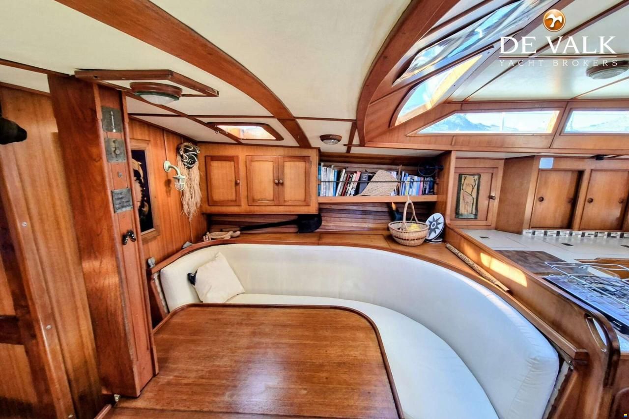 Brown Bluewater 49
