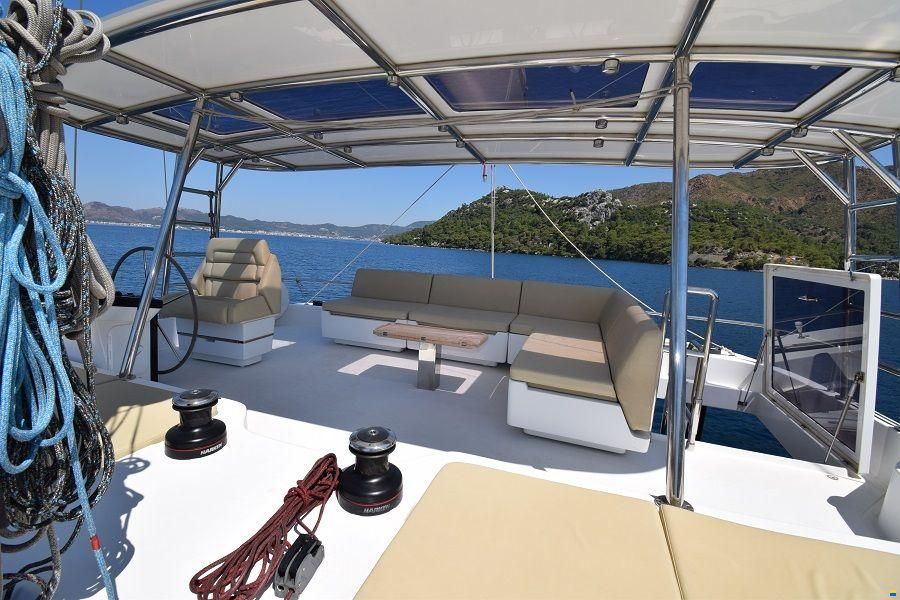 SunReef 50A Galley up Owner version