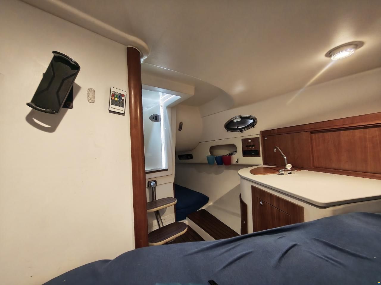 Man&ograve; 23.5 Cabin