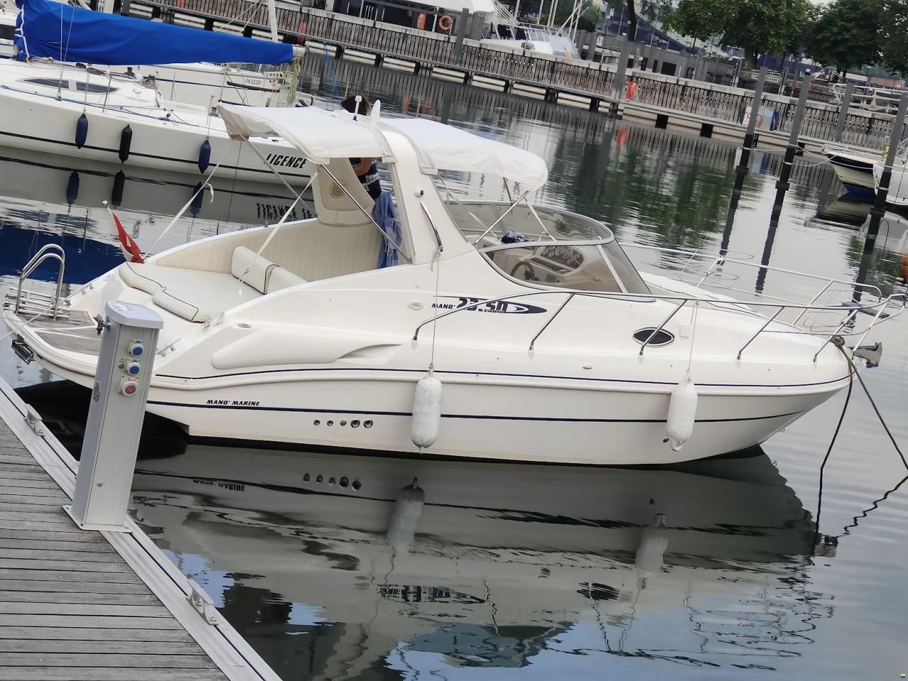 Man&ograve; 23.5 Cabin