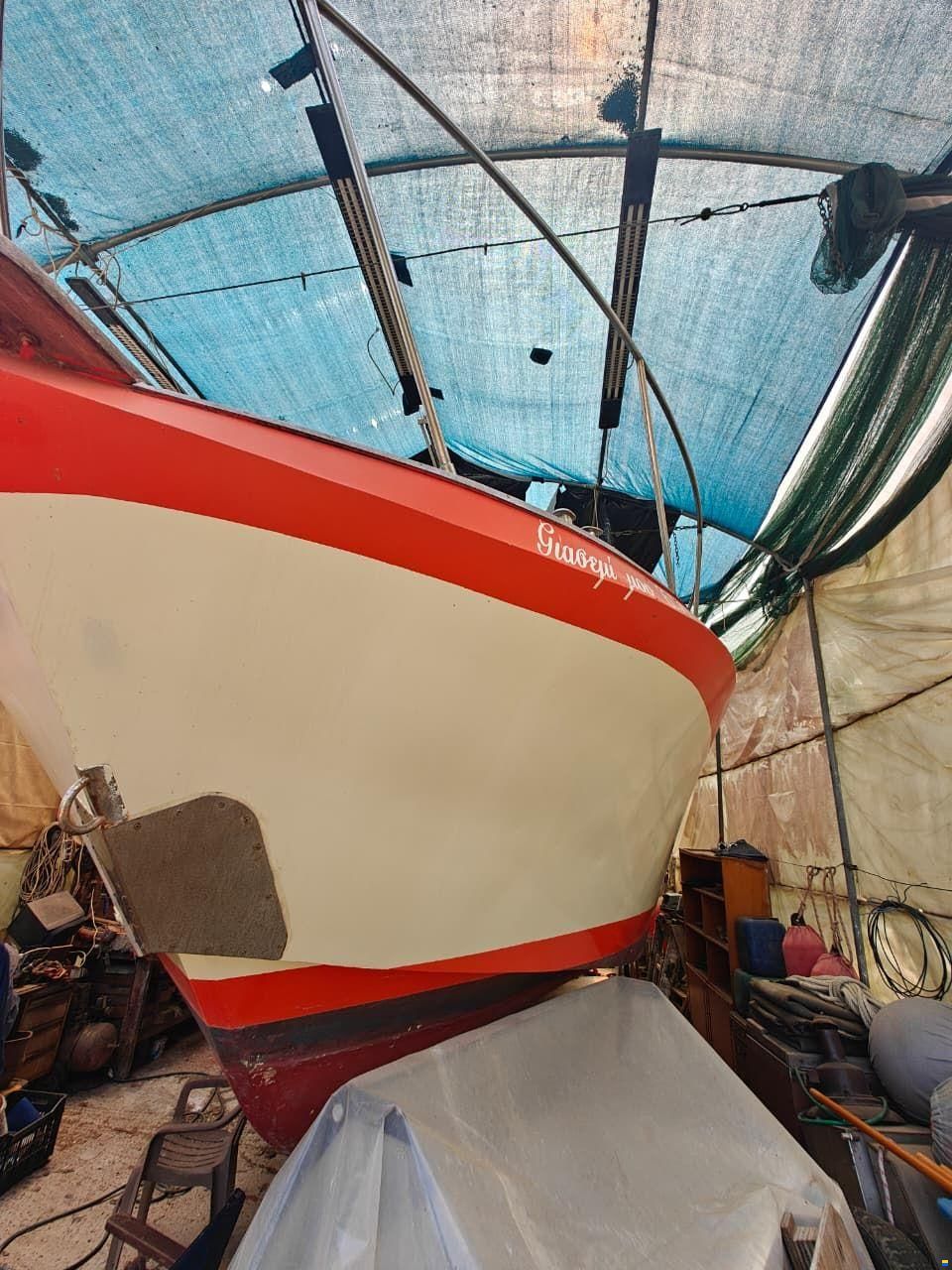 Custom motorboat