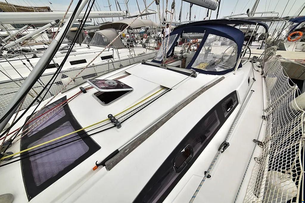 Beneteau Oceanis 43