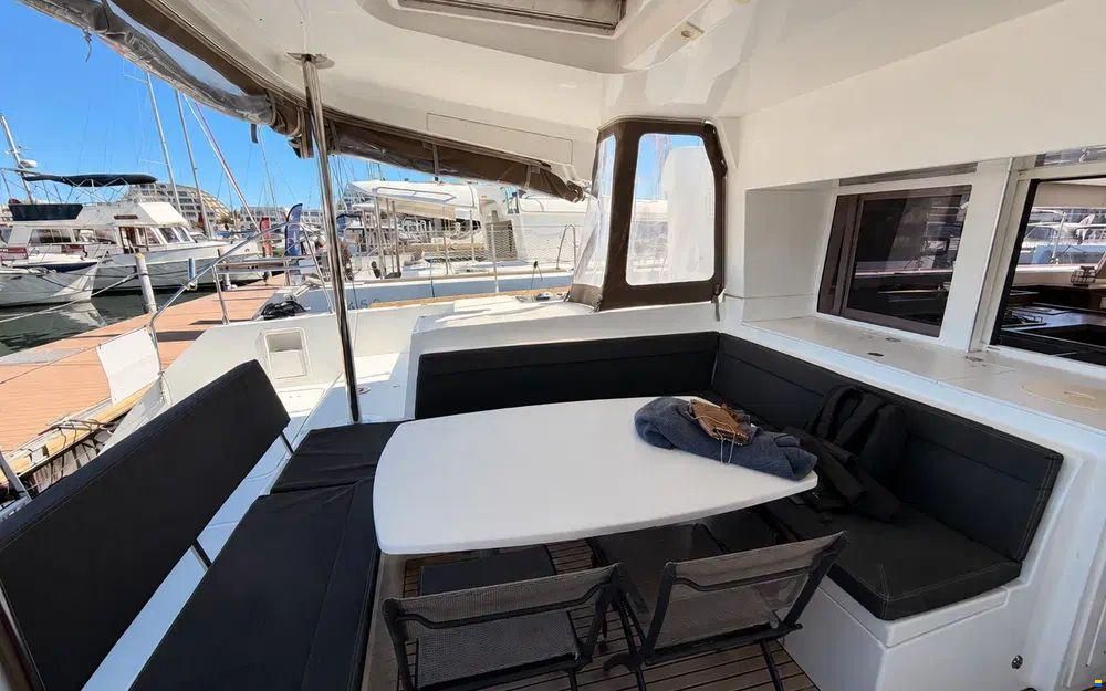 Lagoon 450 F