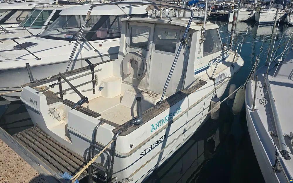 Beneteau Antares 605