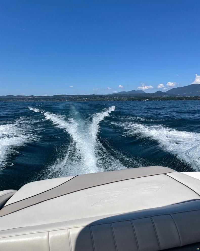 Sea Ray 220 Select Bowrider