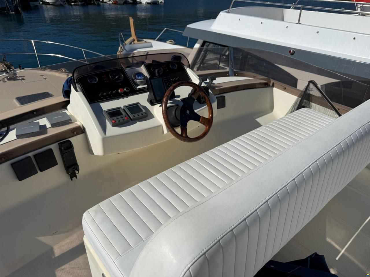 Mystic 38 ACM