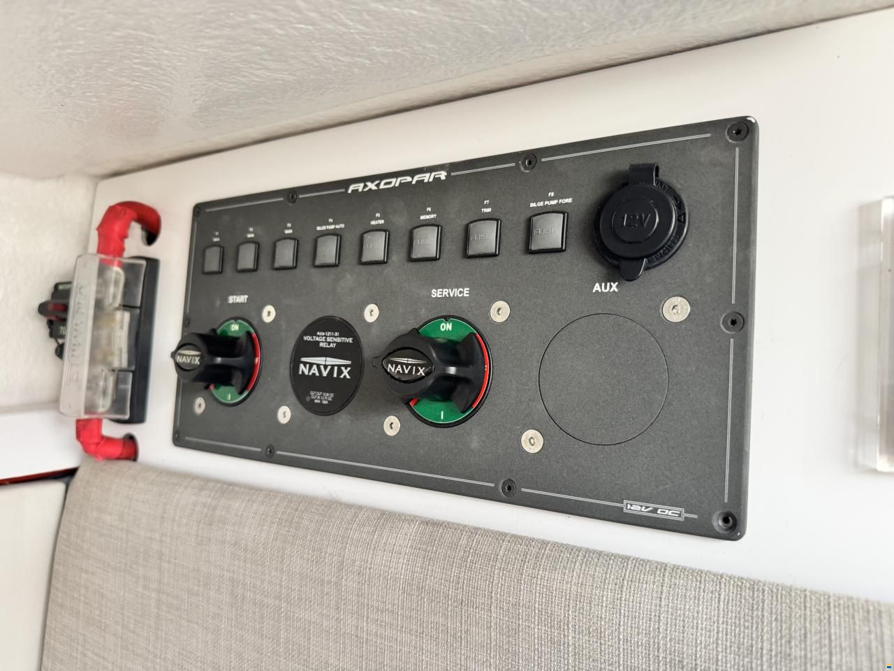 Axopar 28 T-Top