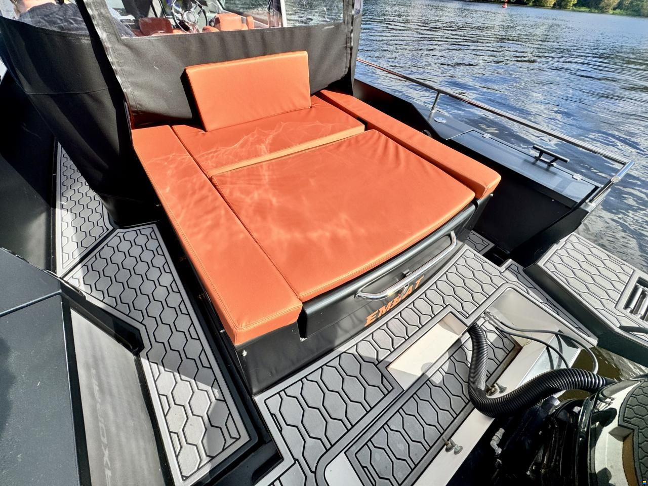 Axopar 28 T-Top
