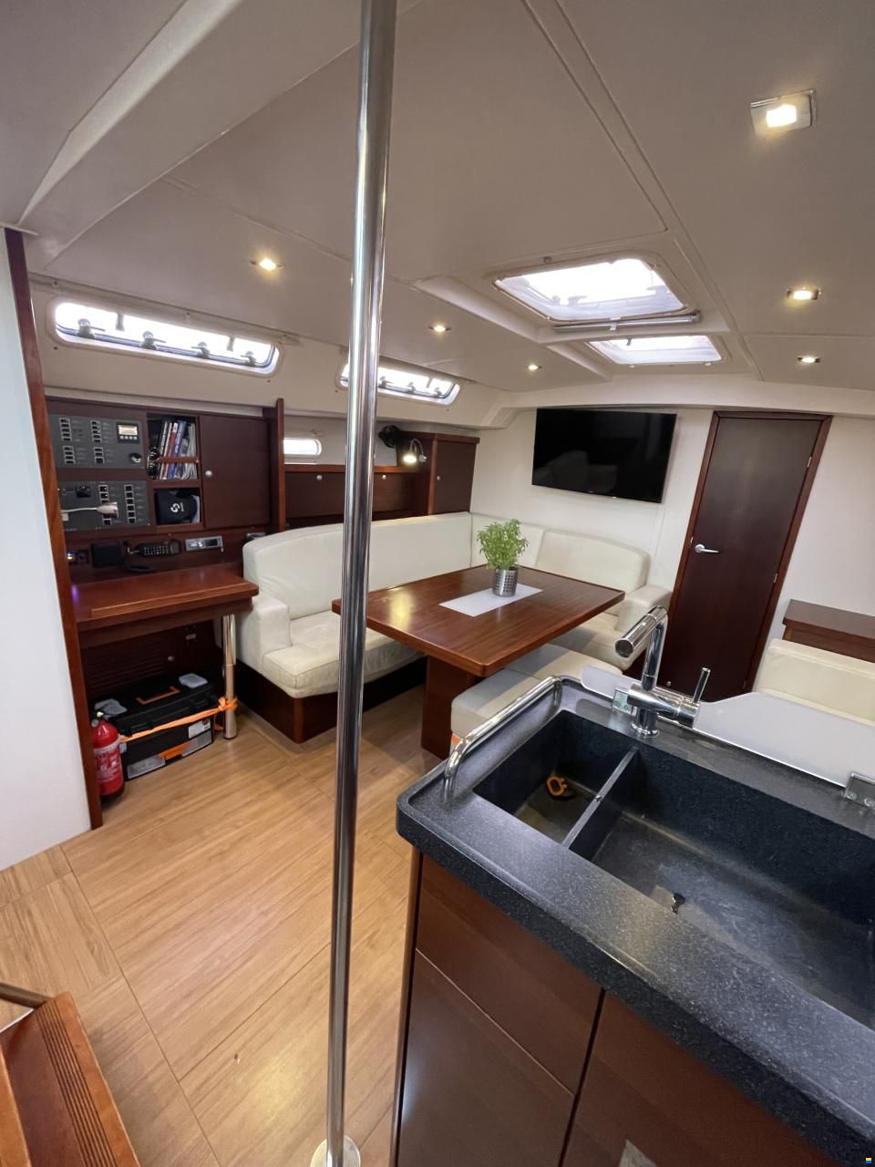 Hanse 470