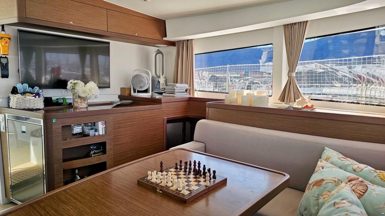 Lagoon 42