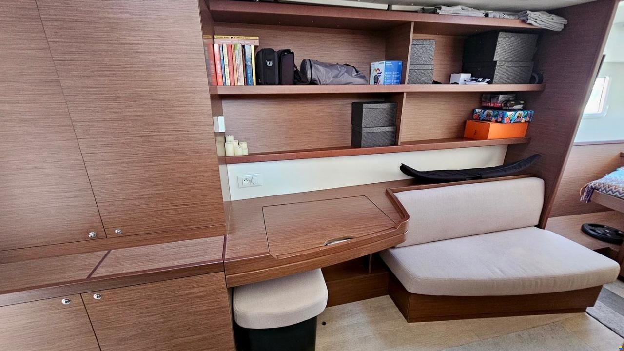 Lagoon 42