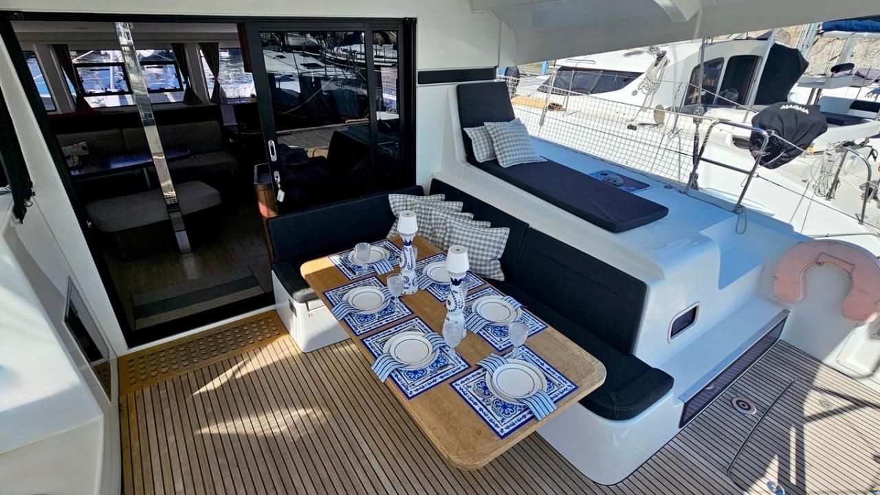 Lagoon 42
