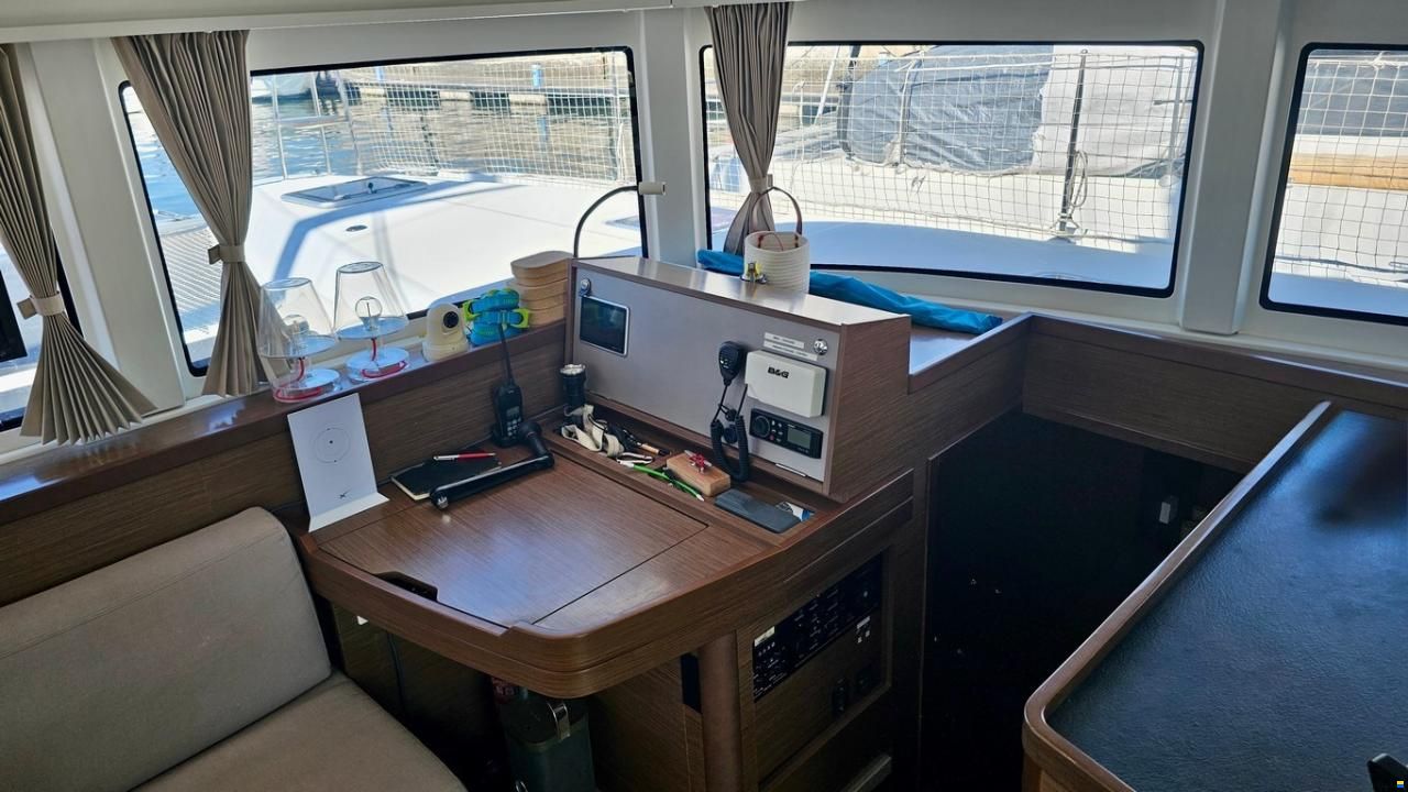 Lagoon 42