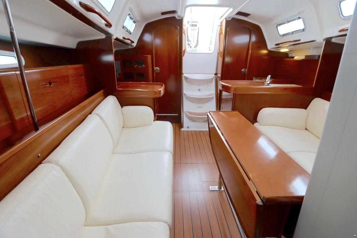 Beneteau First 36.7 Performance uitvoering