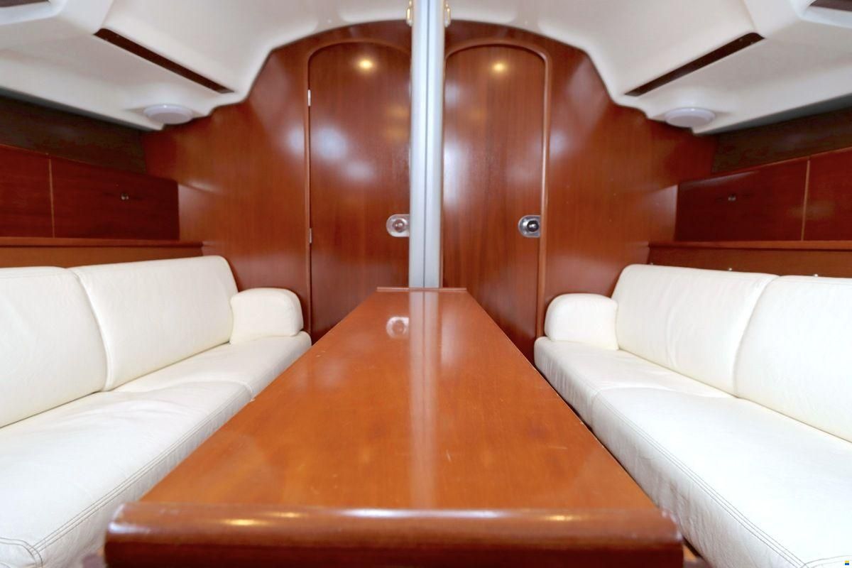 Beneteau First 36.7 Performance uitvoering