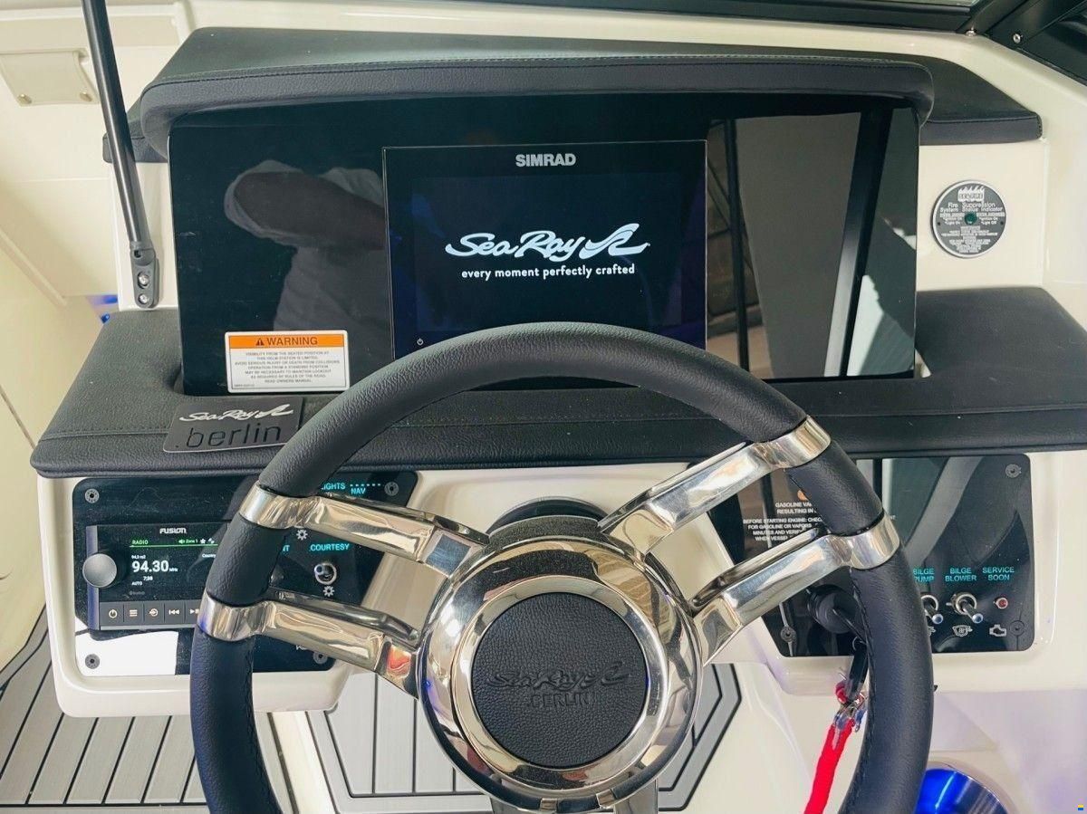 Sea Ray 210 SPX