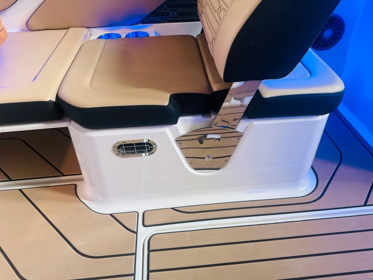 Sea Ray 210 SPXE