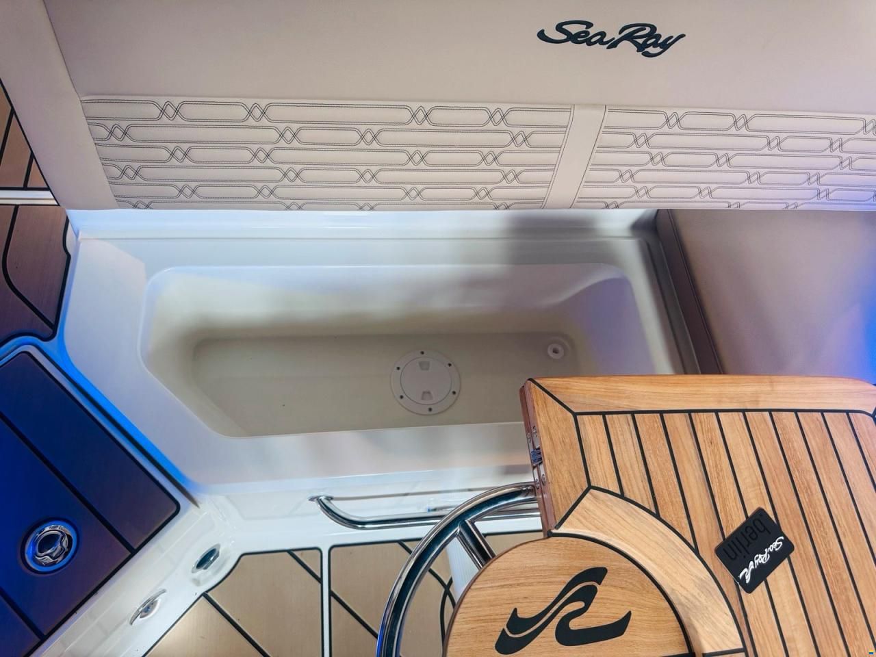 Sea Ray 210 SPXE