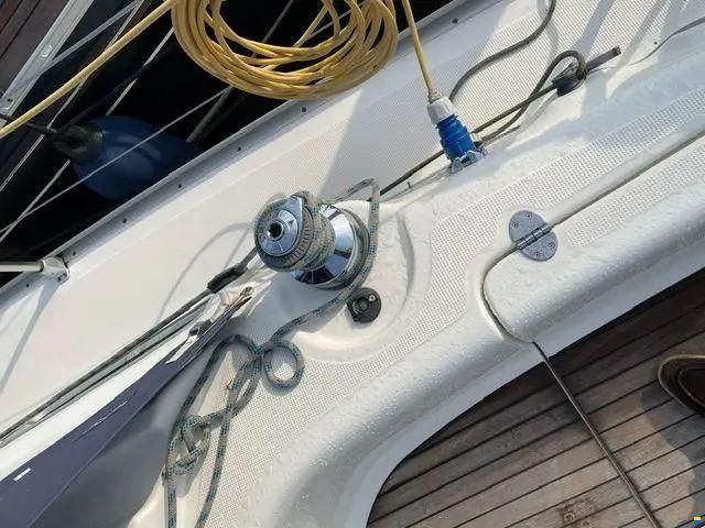 Bavaria 37 3