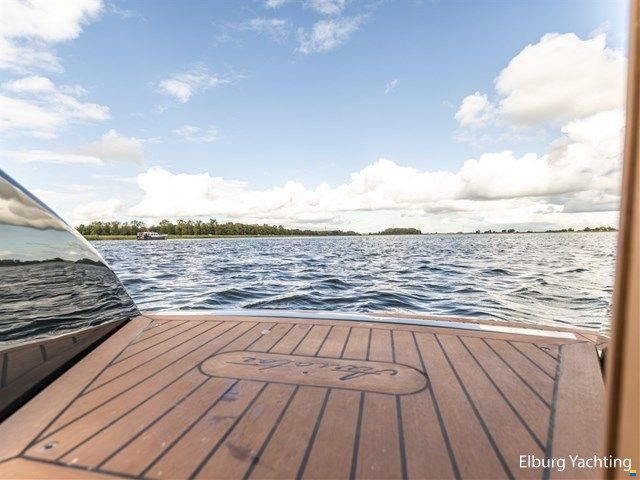 Waterspoor 717 Aviator