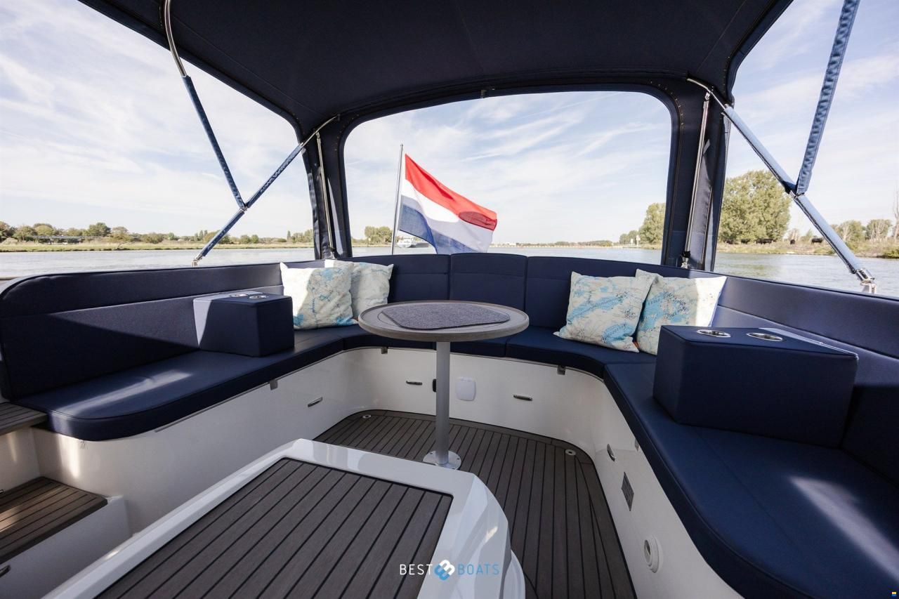 Antaris Seventy7 Cabin