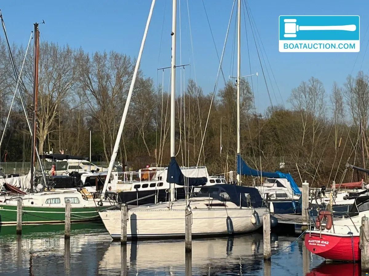 Beneteau First 30