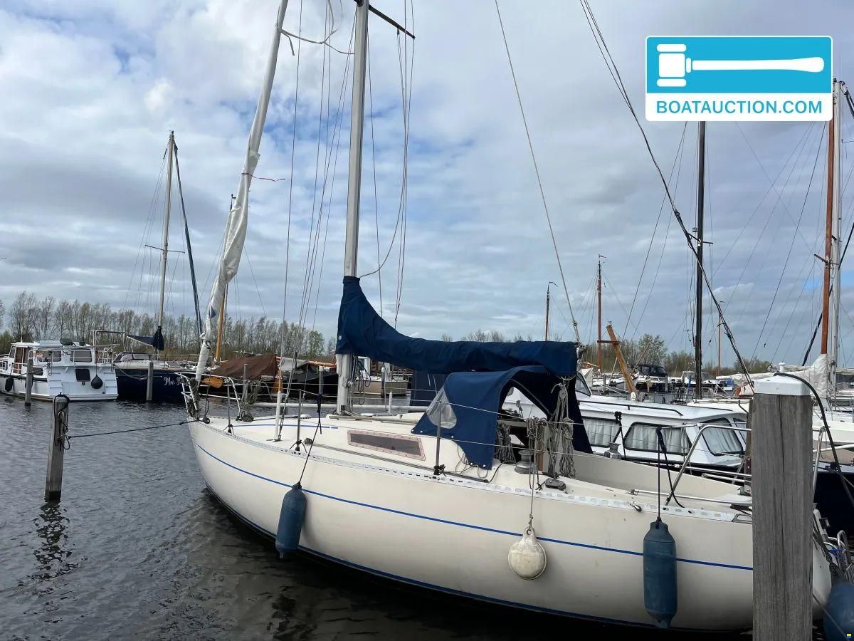 Beneteau First 30