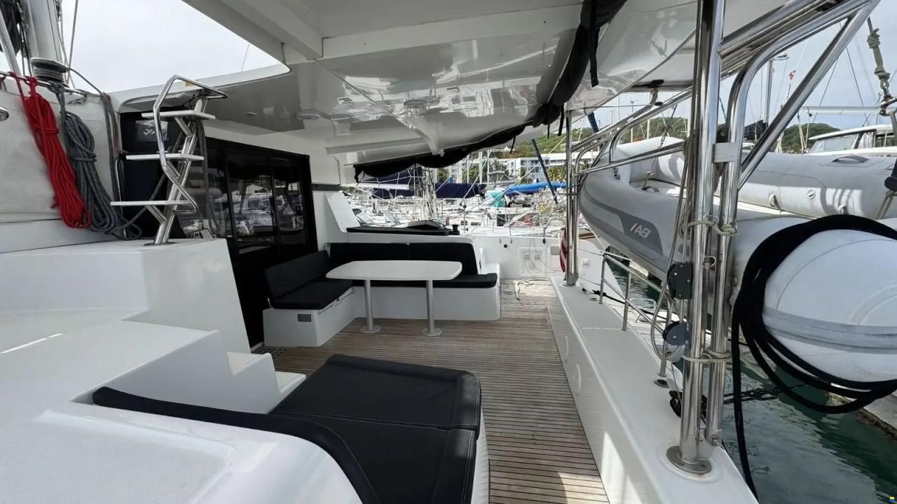 Lagoon 42