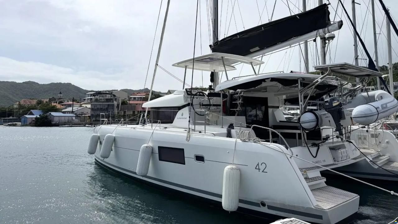 Lagoon 42