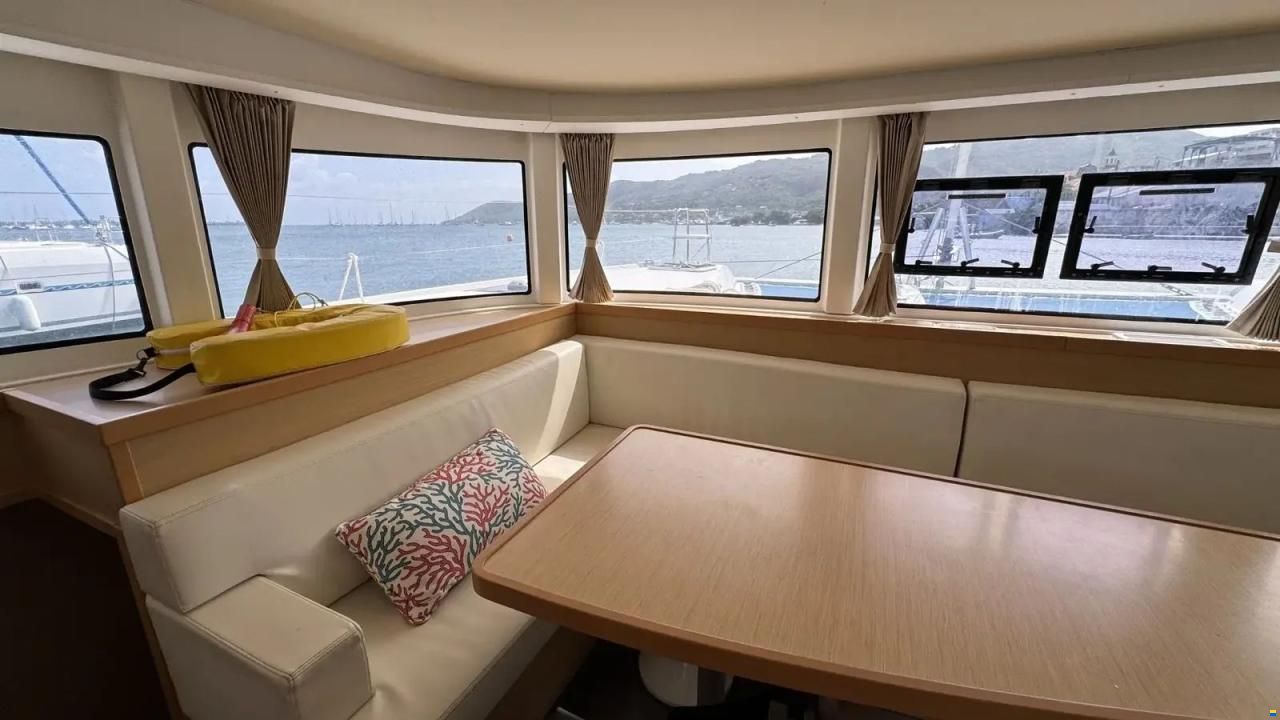 Lagoon 42