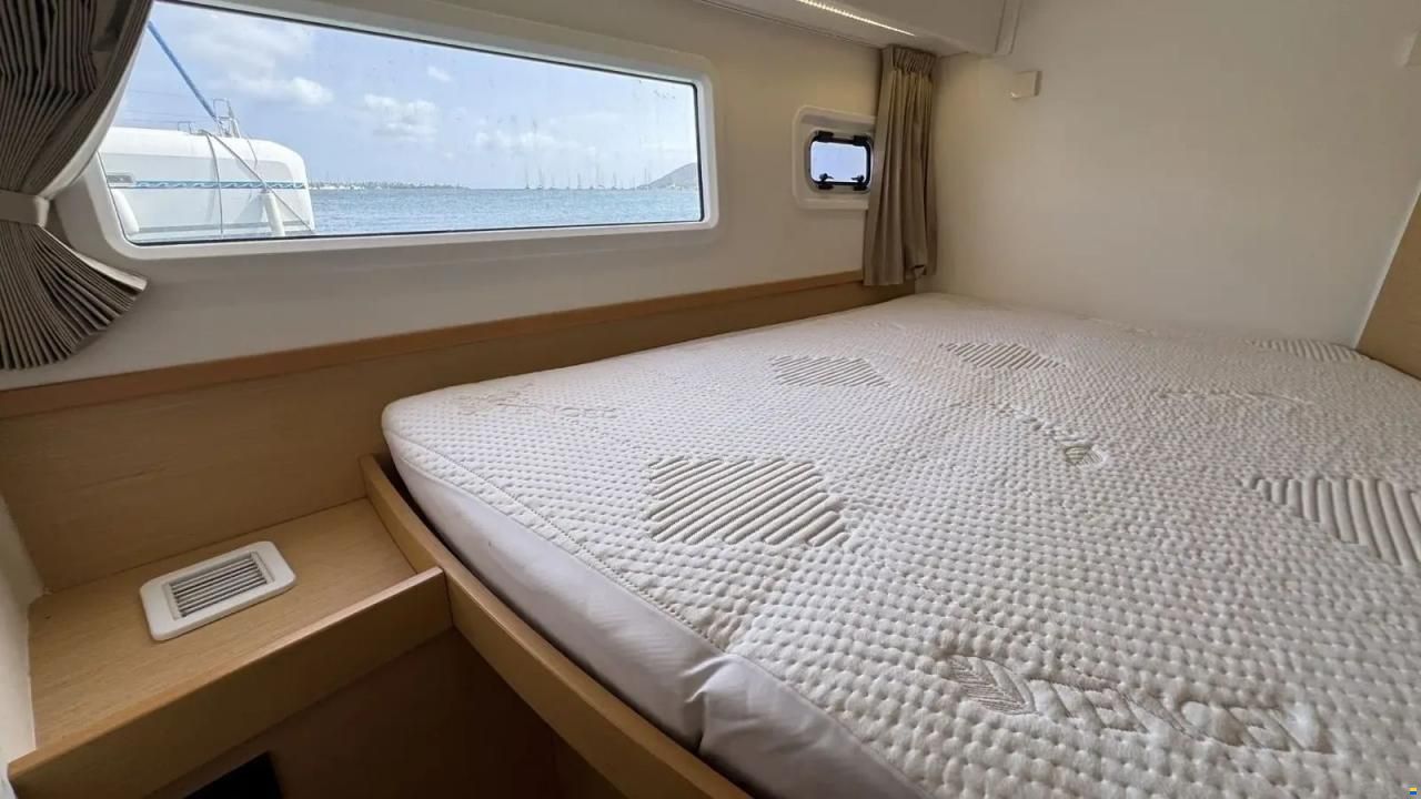 Lagoon 42