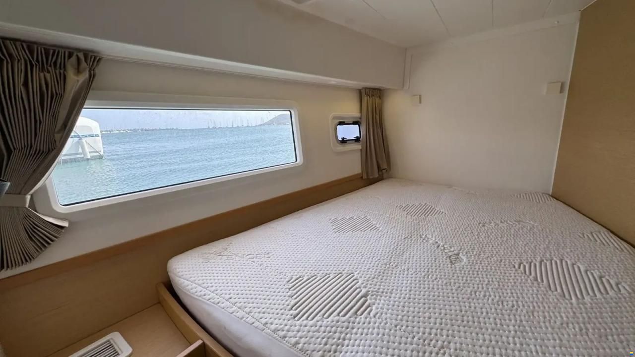 Lagoon 42