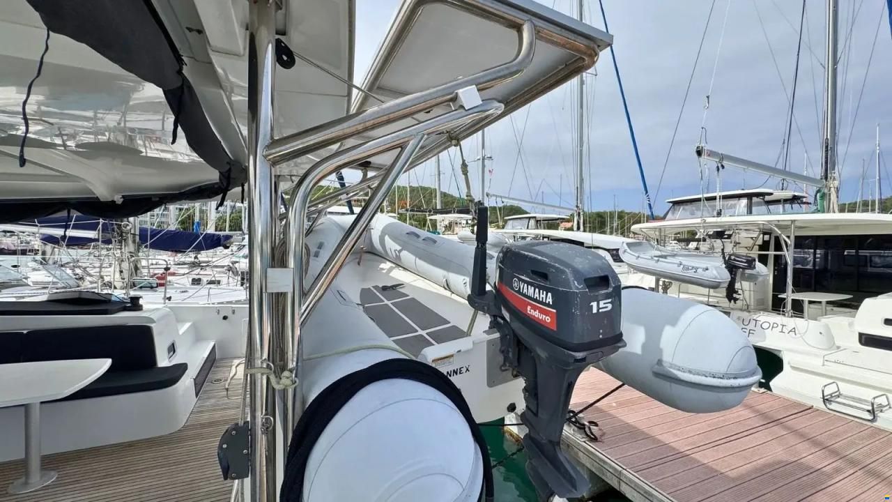 Lagoon 42
