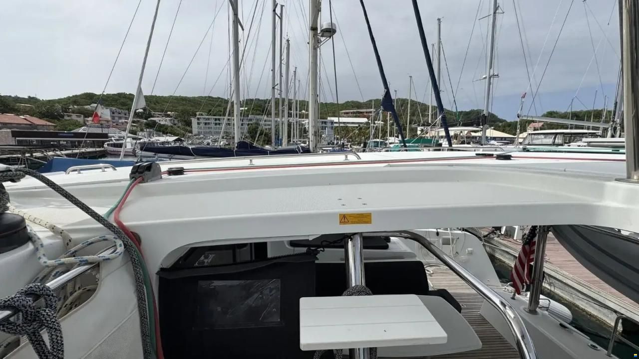 Lagoon 42