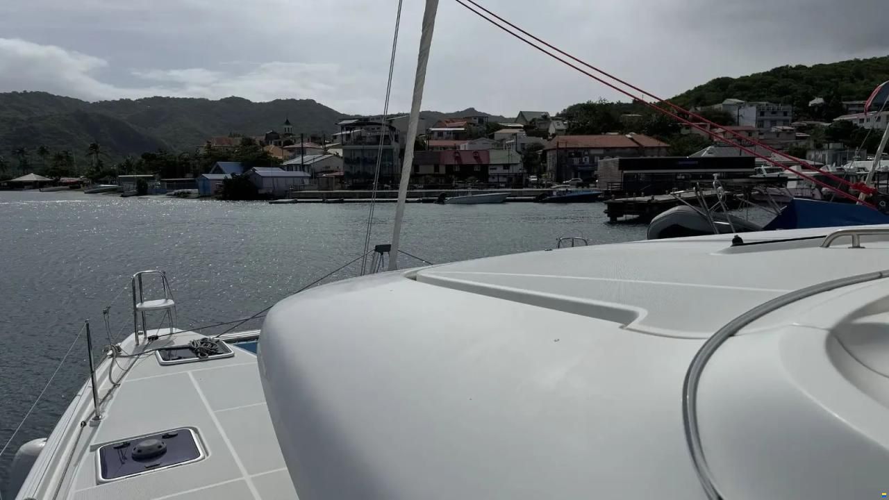 Lagoon 42