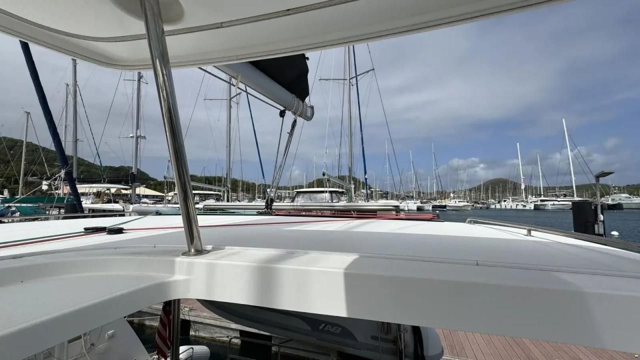 Lagoon 42
