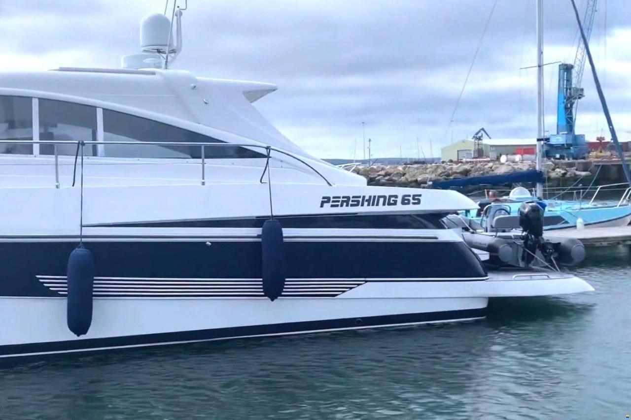 Pershing 65