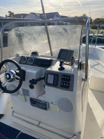 Powercraft 22 med Mercury F200 samt Bren
