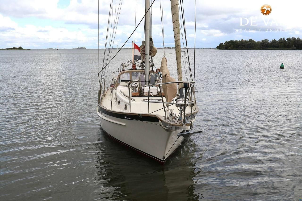 Cabo Rico 38