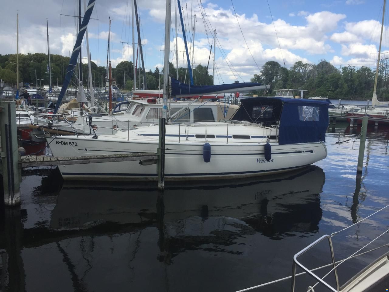 Bavaria 32