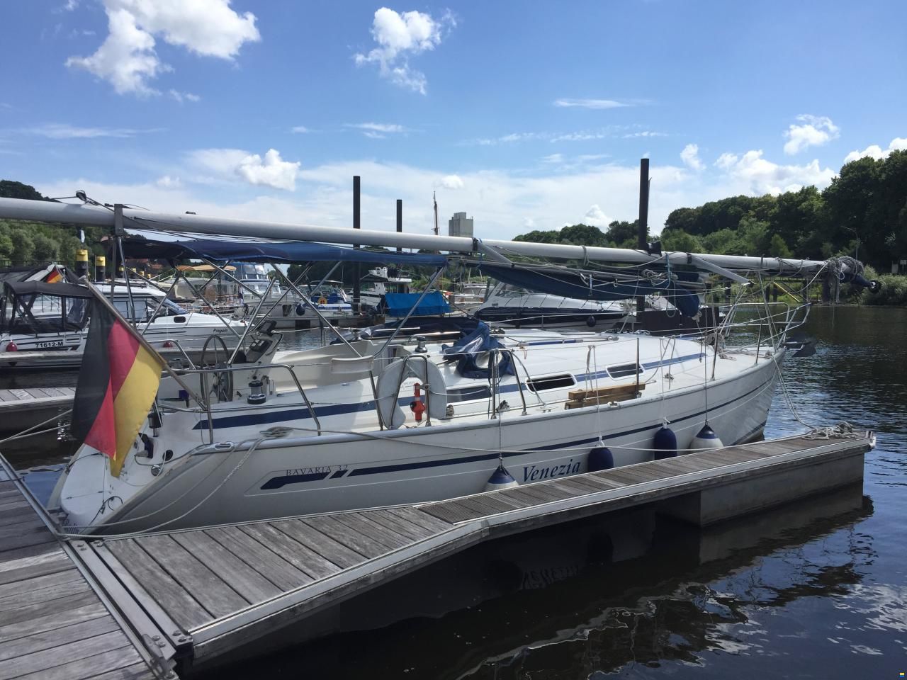 Bavaria 32