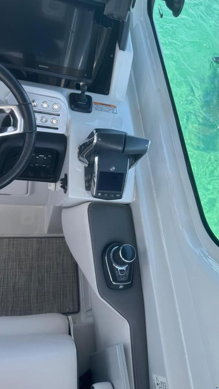 Crownline 310 CRX