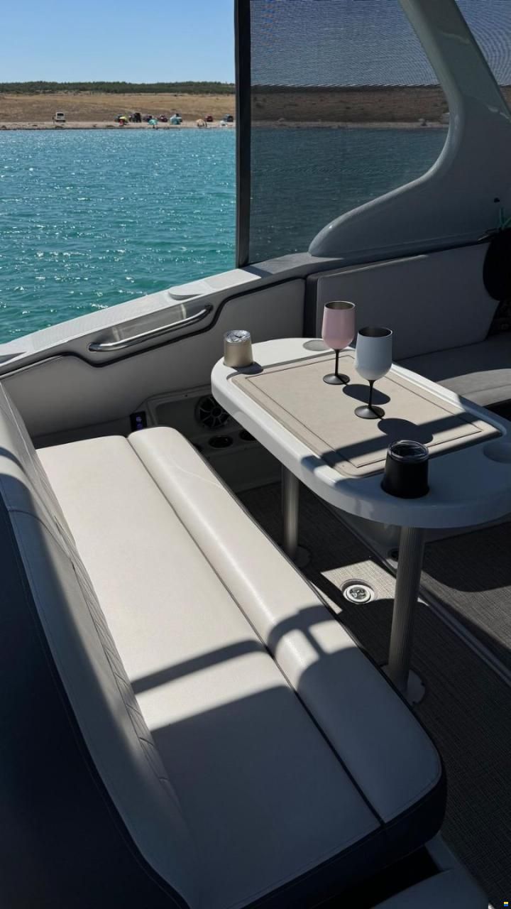 Crownline 310 CRX